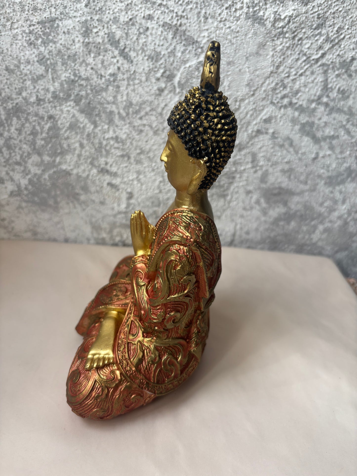 Buda Manos Rezando C. salmón